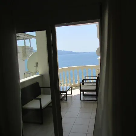 Luxury In Antique Style Apartment Sarande
